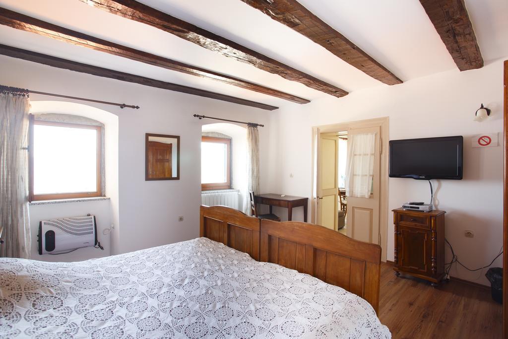 Apartments Villa Kastav In Old Town Center With Sea View And Parking Kamer foto