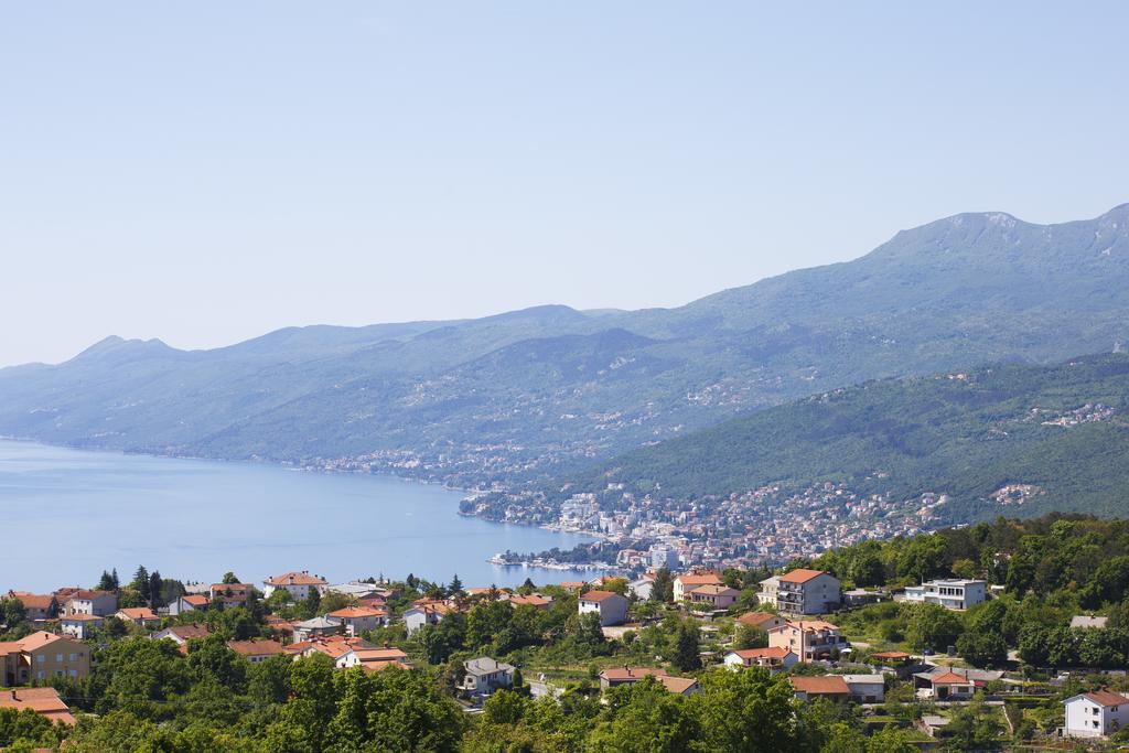 Apartments Villa Kastav In Old Town Center With Sea View And Parking Kamer foto