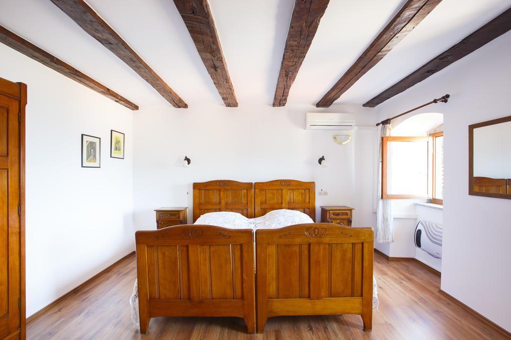 Apartments Villa Kastav In Old Town Center With Sea View And Parking Kamer foto