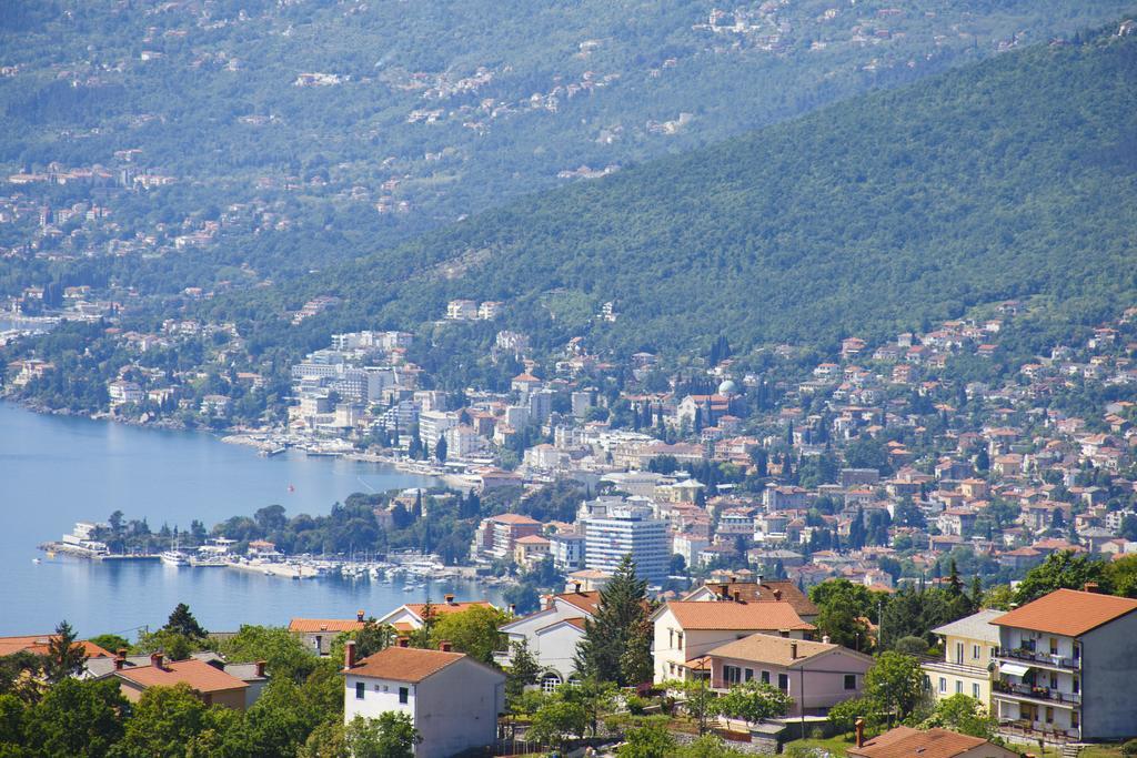 Apartments Villa Kastav In Old Town Center With Sea View And Parking Kamer foto