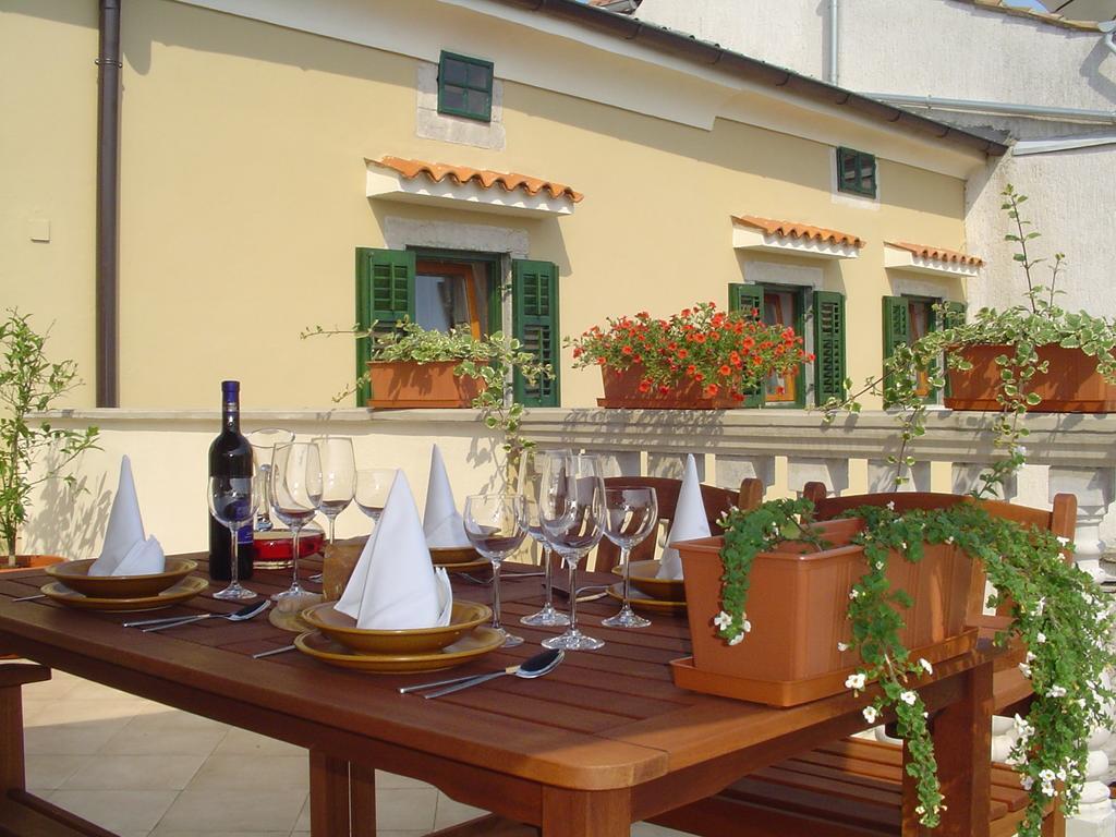 Apartments Villa Kastav In Old Town Center With Sea View And Parking Kamer foto