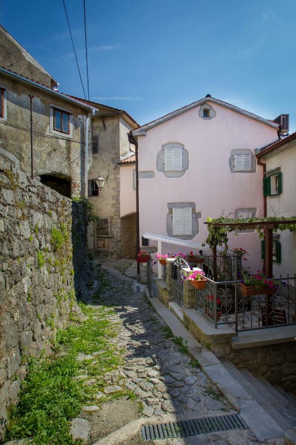 Apartments Villa Kastav In Old Town Center With Sea View And Parking Buitenkant foto