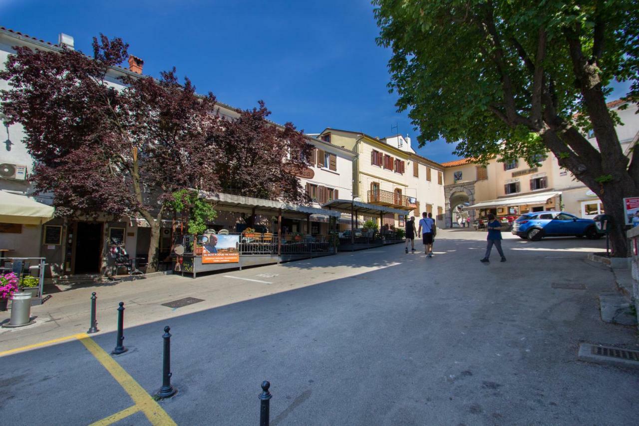 Apartments Villa Kastav In Old Town Center With Sea View And Parking Buitenkant foto