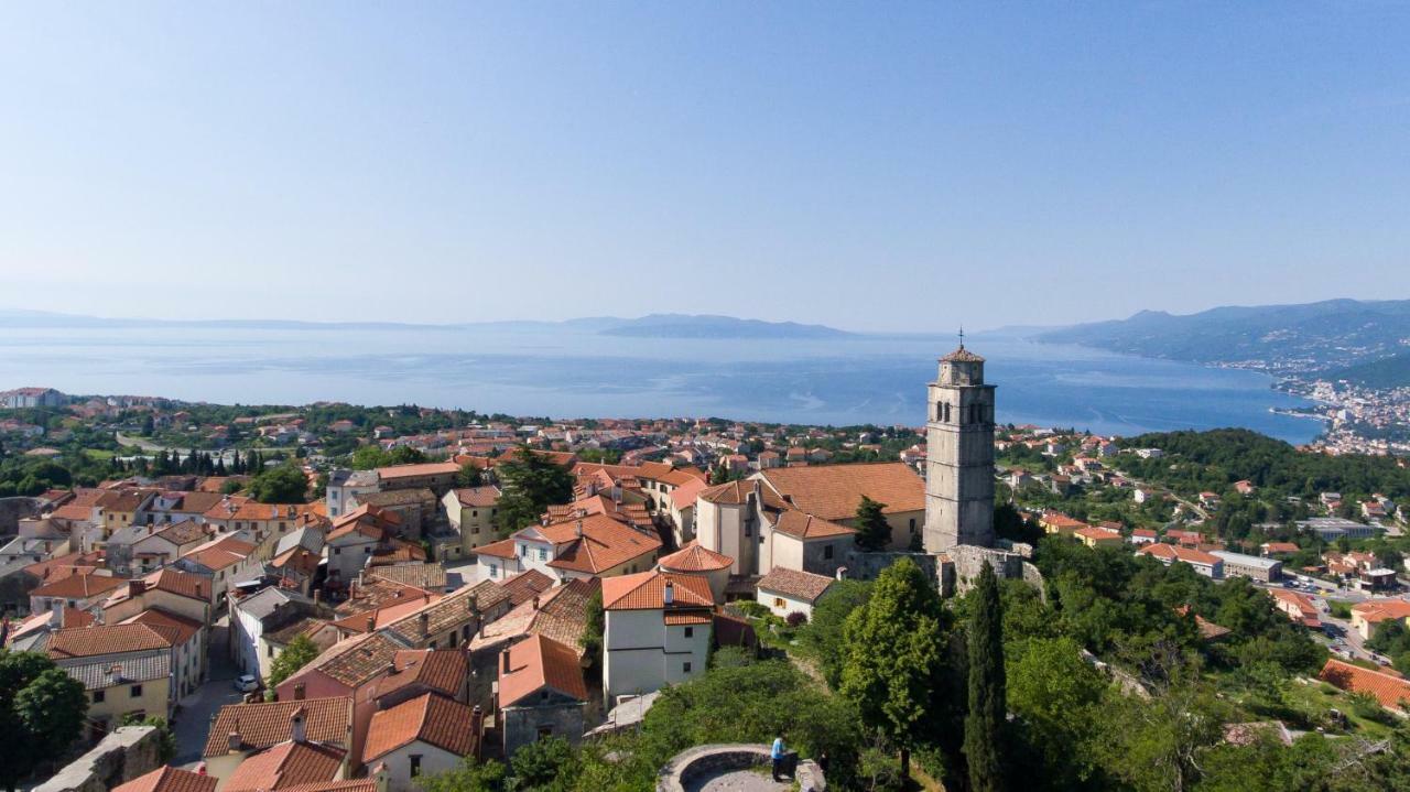 Apartments Villa Kastav In Old Town Center With Sea View And Parking Buitenkant foto